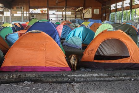 ΕΕ: Εξετάζει δημιουργία κέντρων εξέτασης αιτήσεων ασύλου