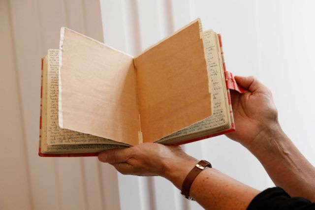 Αποκαλύφθηκαν οι «κρυφές» σελίδες από το ημερολόγιο της Αννας Φρανκ