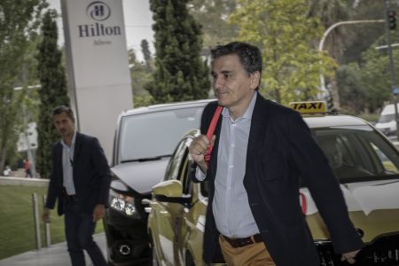 Συμφωνία κυβέρνησης – θεσμών: Μείωση συντάξεων το 2019, αφορολόγητο το 2020