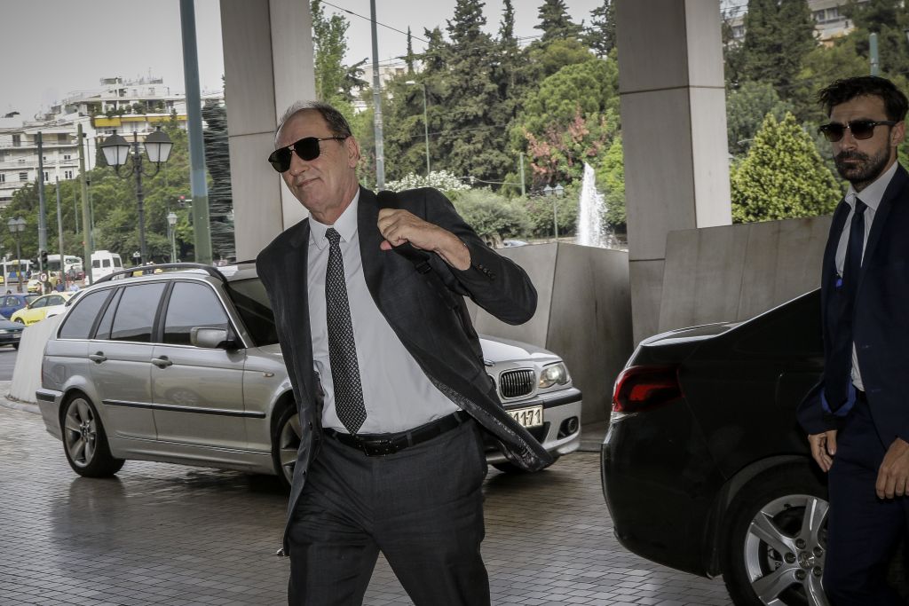 Σταθάκης: Διάσπαση της ΔΕΠΑ και αποκρατικοποίηση