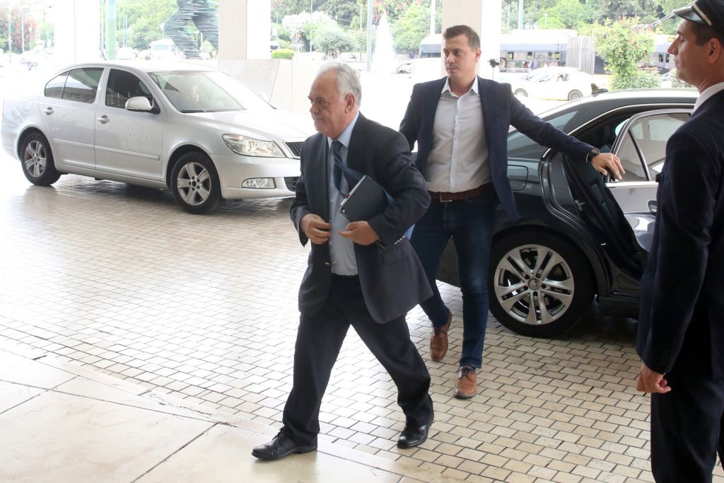 Συνάντηση Δραγασάκη με τον πρόεδρο της παρευξείνιας τράπεζας για επενδύσεις