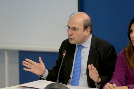 Χατζηδάκης: Ο Δ. Παπαγγελόπουλος πρέπει ή να παραιτηθεί ή να αποπεμφθεί σήμερα