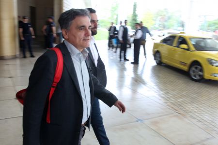 Διαπραγματεύσεις κυβέρνησης-θεσμών: Αγκάθια η παραχώρηση της Εγνατίας και ο νόμος Κατσέλη