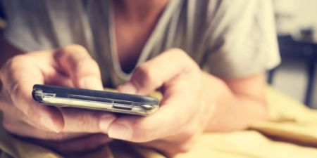 ΕΕΚΤ: Προς τη σωστή κατεύθυνση η επανεξέταση του φόρου στις κινητές συσκευές