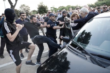 Τόσκας: Οι τραμπούκοι – ακροδεξιοί θα υποστούν τις συνέπειες των πράξεών τους