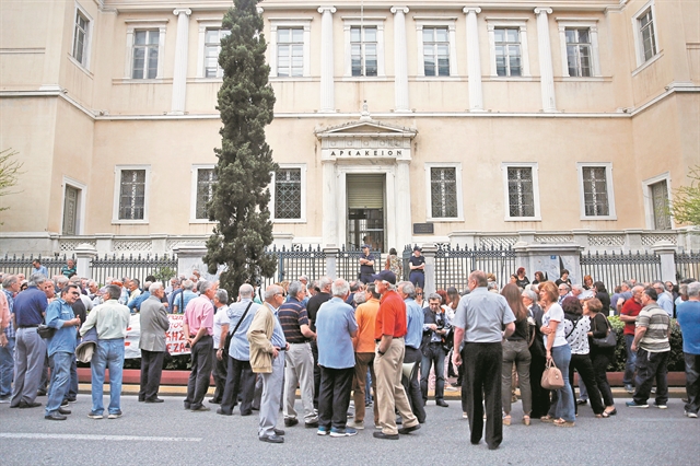 «Πονοκέφαλος» ο λογαριασμός των αναδρομικών στις συντάξεις