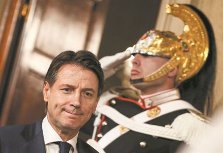 Θρίλερ ακυβερνησίας στην Ιταλία