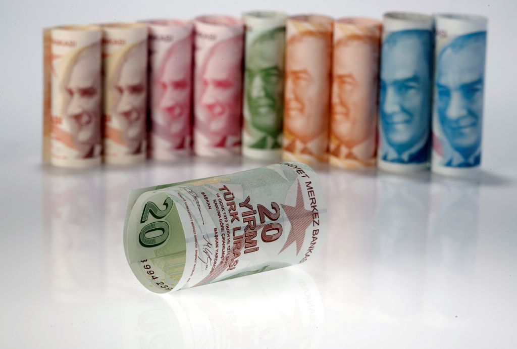 Wall Street Journal: Ευθύνη Ερντογάν η κατάρρευση της τουρκικής λίρας