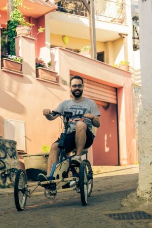 Ενας τρίκυκλος Play-er για λύση του κυκλοφοριακού