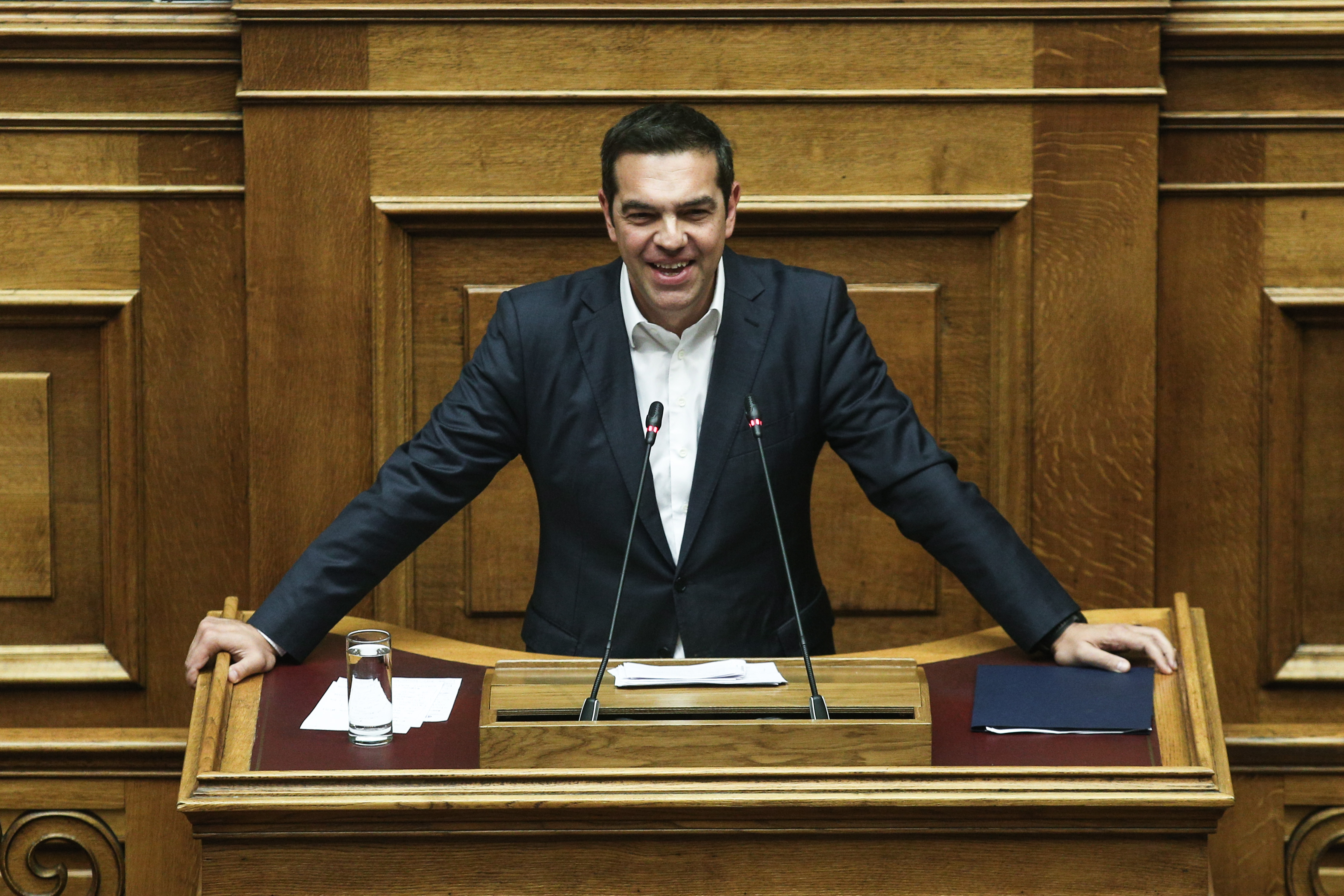 Tsipras to address parliament on FYROM developments