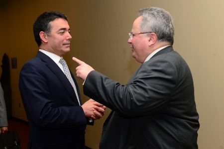 Ball in FYROM’s court in crucial Kotzias-Dimitrov talks in New York