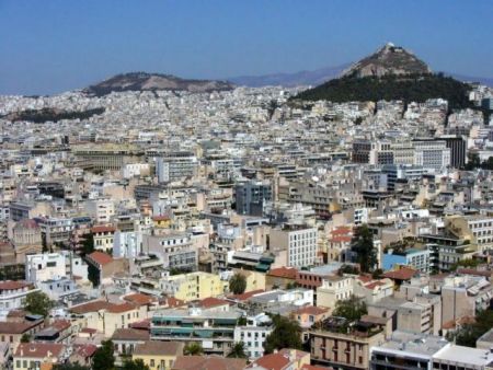 ΥΠΕΝ: Εξοικονόμηση ενέργειας σε 300.000 κατοικίες έως το 2030