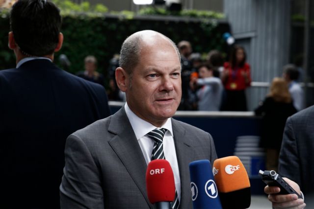 Σoλτς: Απαιτείται ισχυρή απάντηση της ΕΕ στους δασμούς των ΗΠΑ