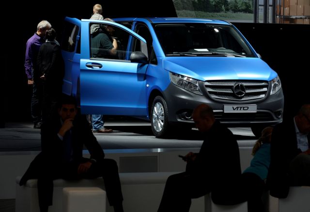 Στη δίνη του «dieselgate» η Mercedes – υποψίες για παραποίηση στοιχείων για ρύπους