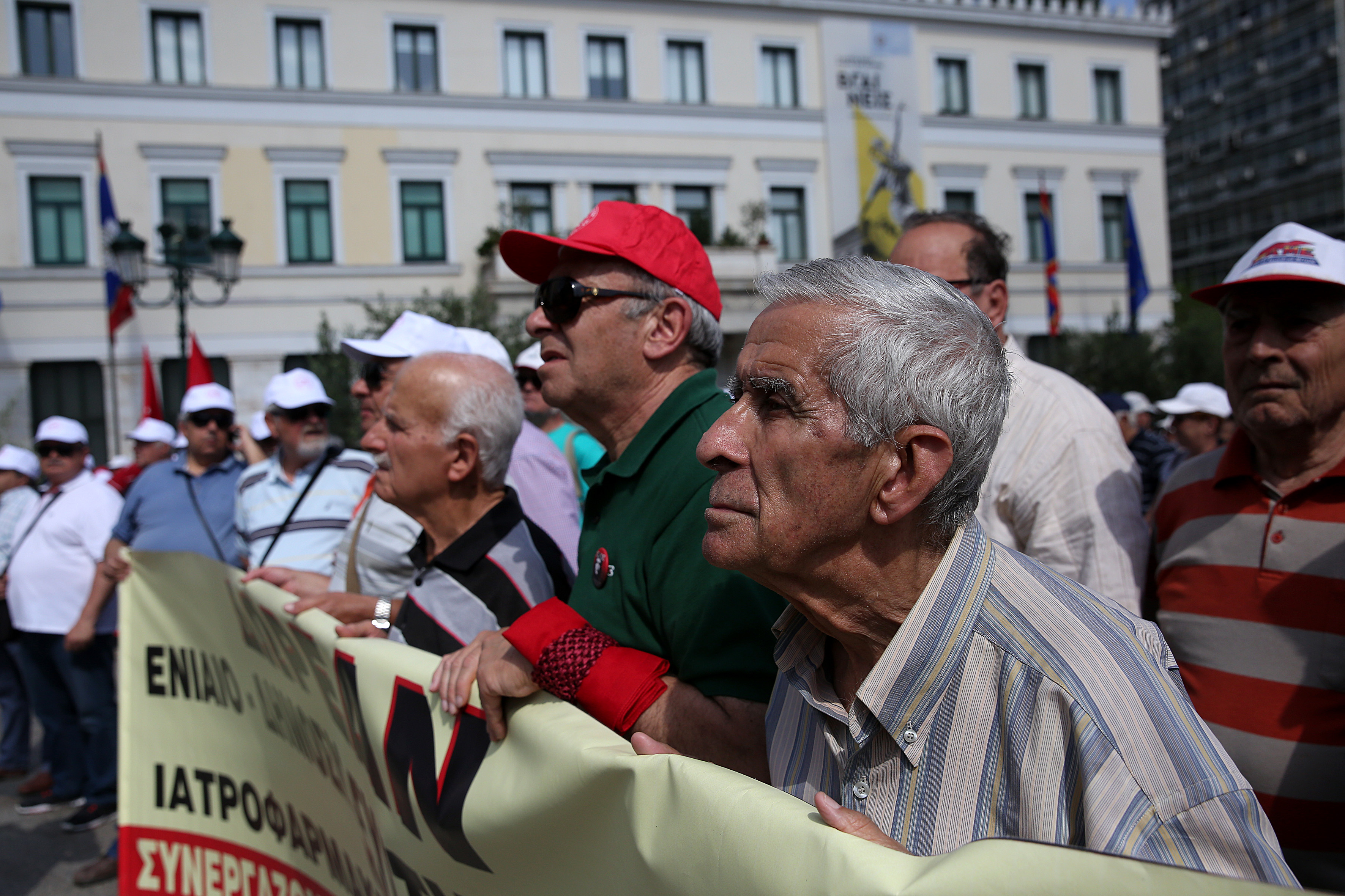 Μαχαίρι έως 35% στις νέες συντάξεις