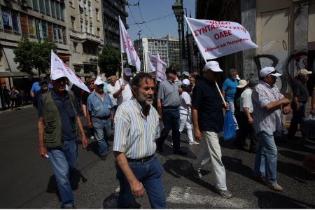 Η σκληρή πραγματικότητα και τα ψεύτικα λόγια της κυβέρνησης για τις συντάξεις