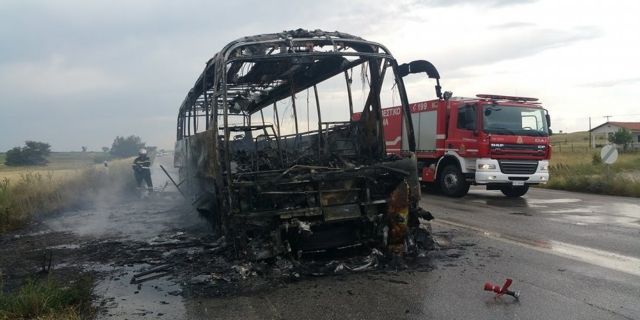 Λεωφορείο ΚΤΕΛ χτυπήθηκε από κεραυνό στον Εβρο