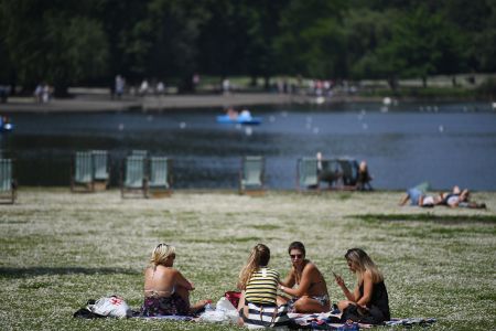 Βρετανία: Αποπνικτική ζέστη – Στους 32 βαθμούς ο υδράργυρος