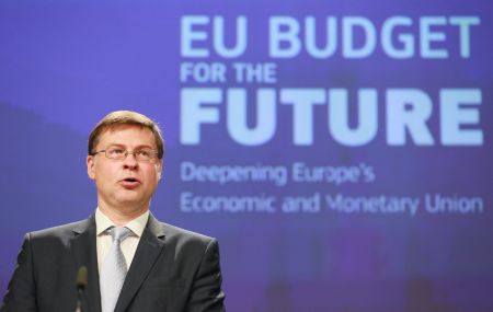 Ντομπρόβσκις: Στην τελική ευθεία για επιτυχημένη έξοδο η Ελλάδα