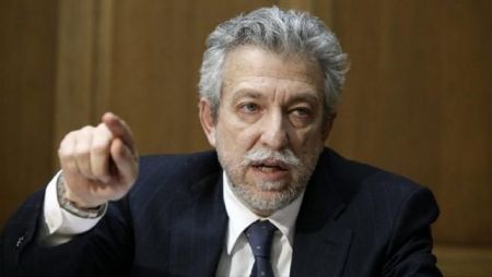 Αιχμές για το πόθεν έσχες των δικαστικών από τον Στ. Κοντονή