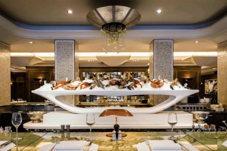 Μega yacht στο Αιγαίο