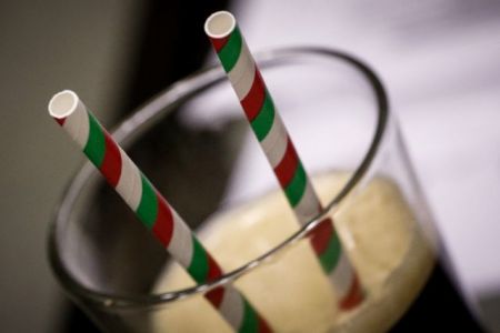 Τα νέα καλαμάκια του καφέ που αντικαθιστούν τα πλαστικά