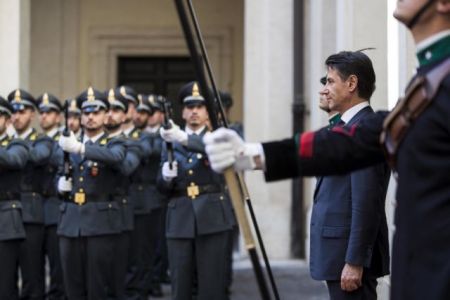 Spiegel: Η Ιταλία αυτοκαταστρέφεται παρασύροντας την Ευρώπη