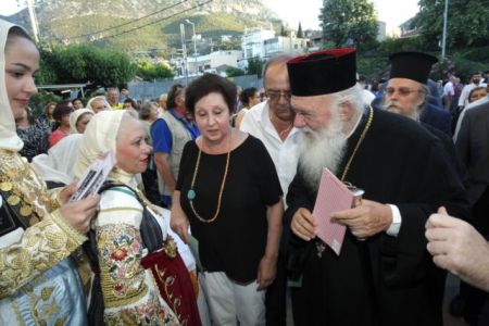 Ιερώνυμος για πΓΔΜ: Ζήτημα της Βουλής η απόφαση για το όνομα