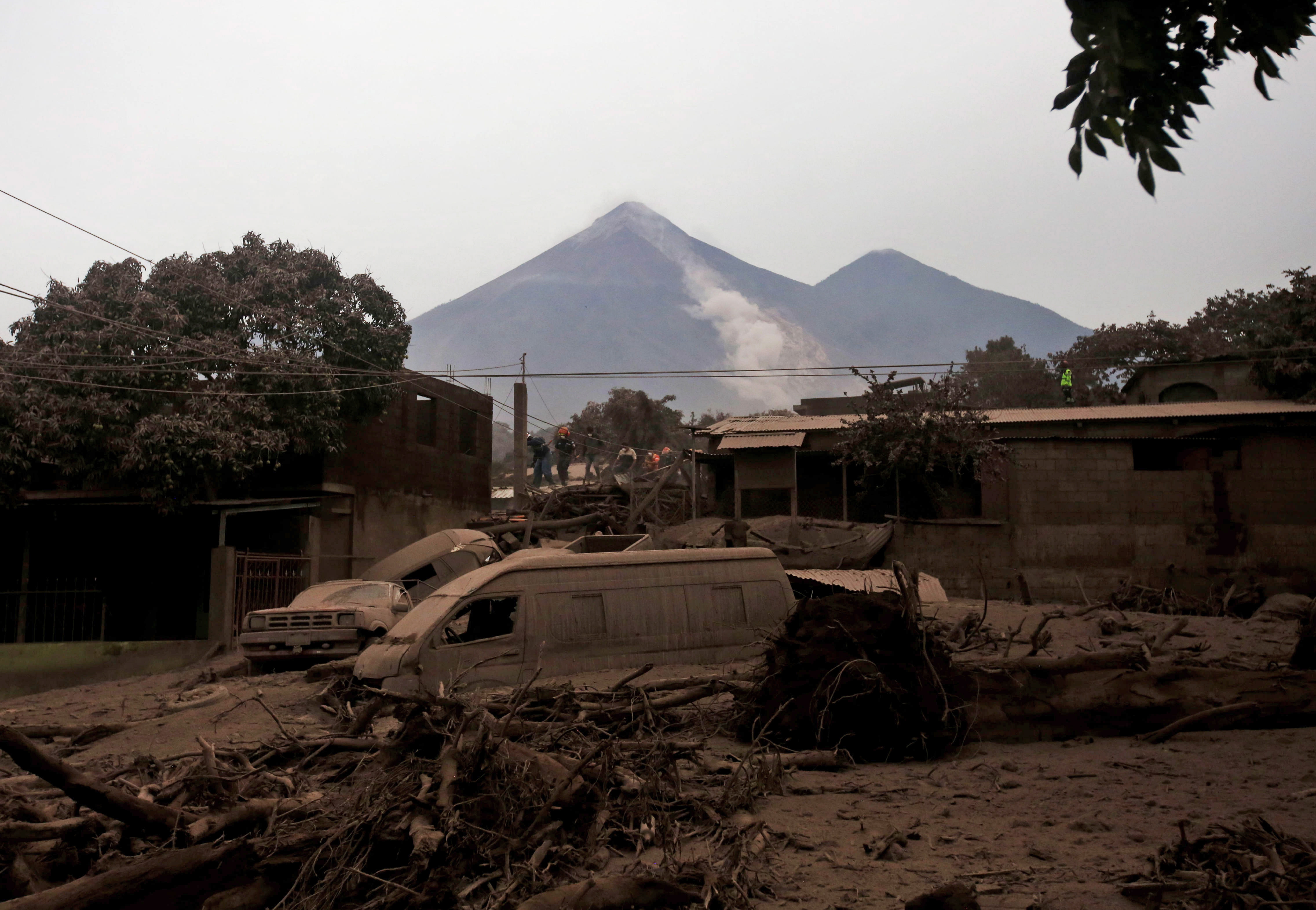 Извержение вулкана уничтожило город. Последствия извержения вулканов. Гватемала 1998. Разрушения от вулканов. Разрушения после вулкана.