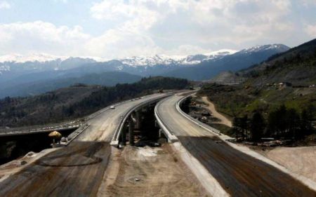 Δημοπράτηση στα «τρία» για τον Οδικό Άξονα Κρήτης