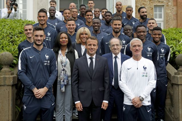 Μουντιάλ 2018: Ο Μακρόν εμψύχωσε τους παίκτες της Γαλλίας