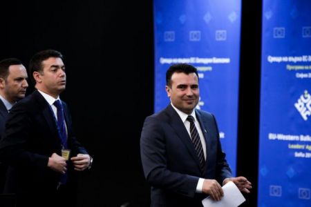 «Βράζουν» τα Σκόπια για τη συμφωνία – Εμφύλιος με απρόβλεπτες διαστάσεις