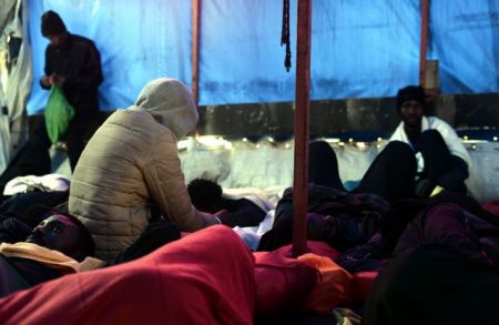 Γαλλία: Το 56% υπέρ της κυβερνητικής απόφασης να μην δεχθεί το Aquarius