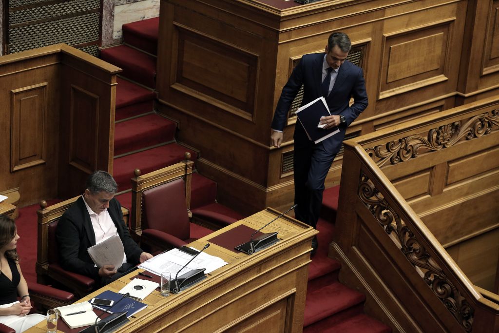 Handelsblatt: Ο Μητσοτάκης τραβάει χειρόφρενο