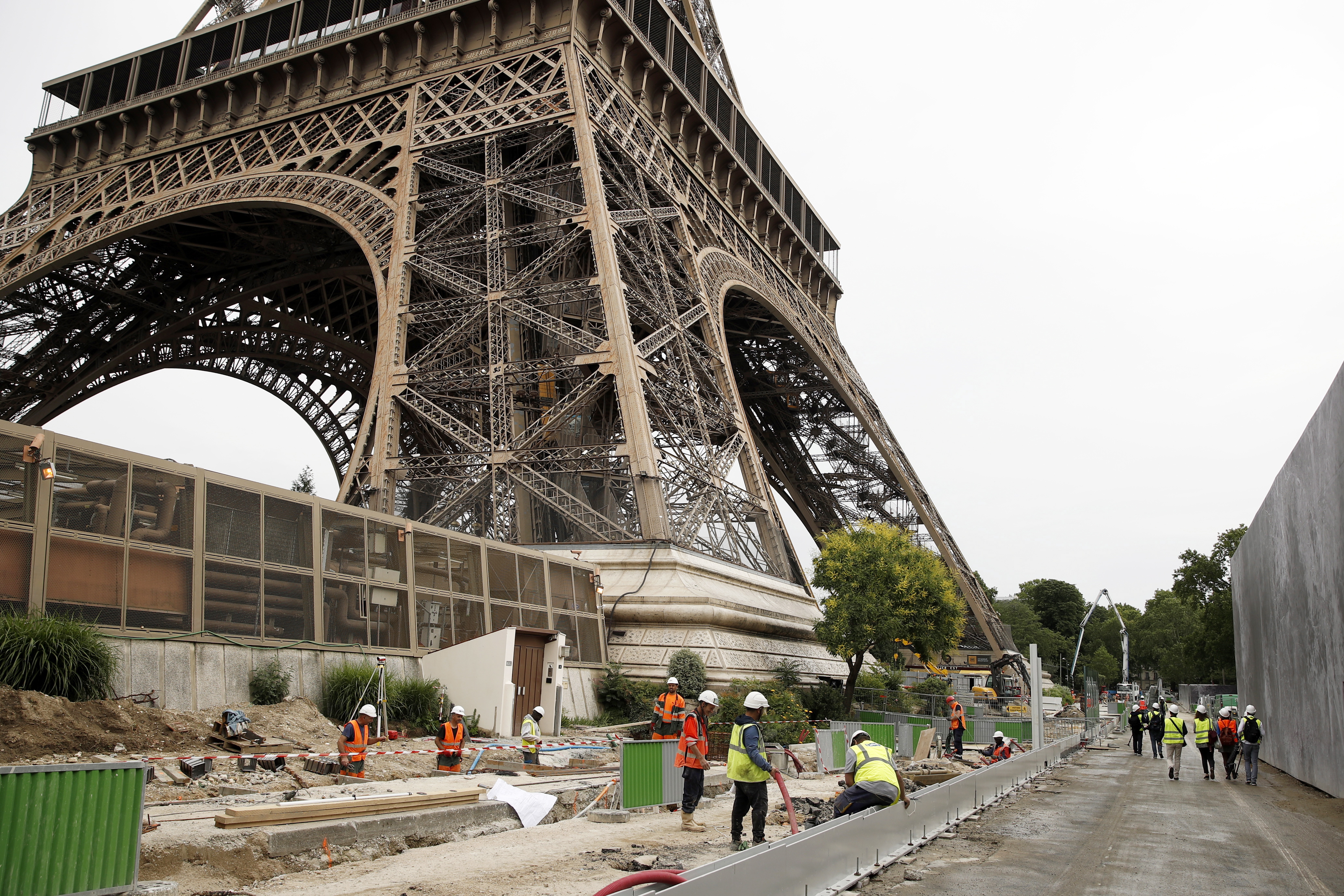 Παρίσι: Απεργίες «κλείνουν» δημοφιλή τουριστικά αξιοθέατα