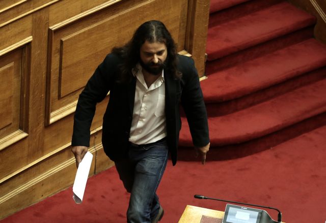 Συνελήφθη ο χρυσαυγίτης βουλευτής Κωνσταντίνος Μπαρμπαρούσης – Απολογείται την Τετάρτη