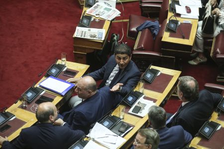 Βουλή: Σκληρή αντιπαράθεση για την απόφαση του Αρείου Πάγου για το Μακεδονικό