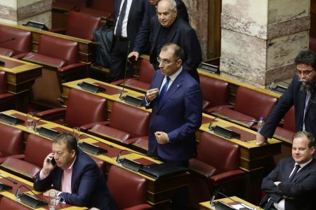 Εκκληση Βούτση προς Δ. Καμμένο να παραιτηθεί από αντιπρόεδρος της Βουλής