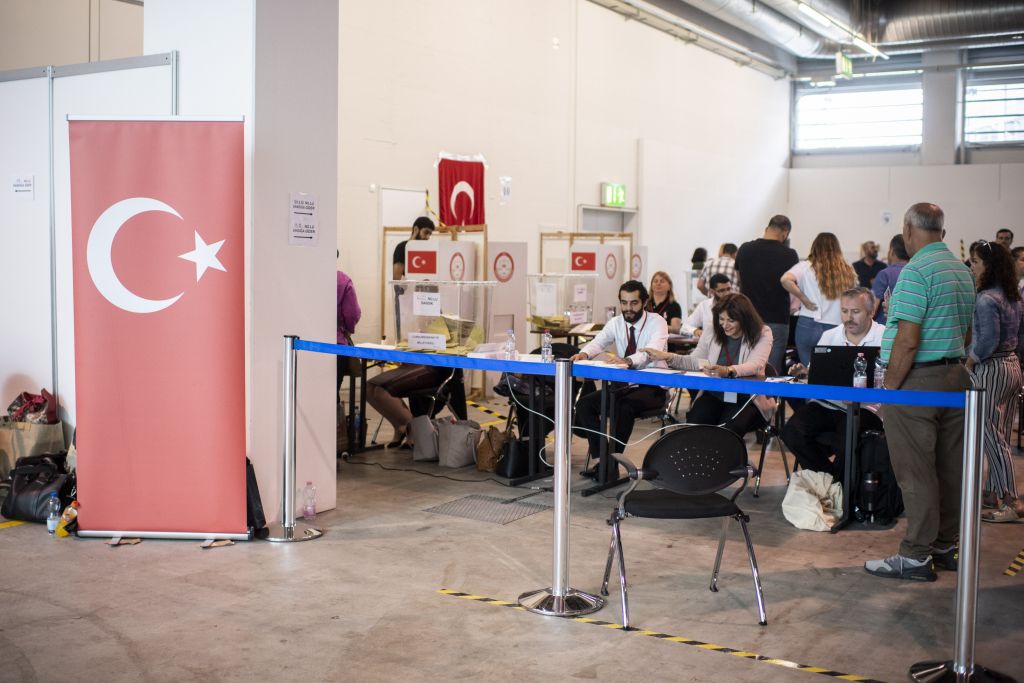 Ρεκόρ συμμετοχής στις κάλπες του εξωτερικού για τις τουρκικές εκλογές