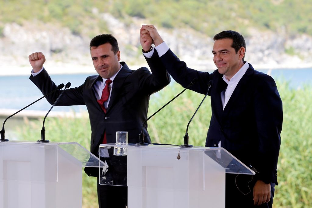 Πανηγυρίζει ο Ζάεφ: Η συμφωνία προστατεύει τη «μακεδονική» μας ταυτότητα