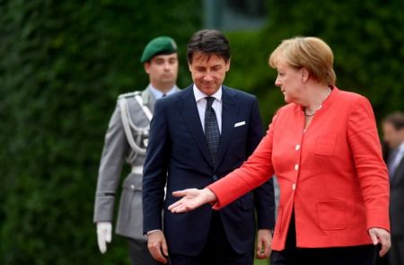 Η ευρωπαϊκή Κεντροδεξιά υπό «ακροδεξιά πολιορκία»