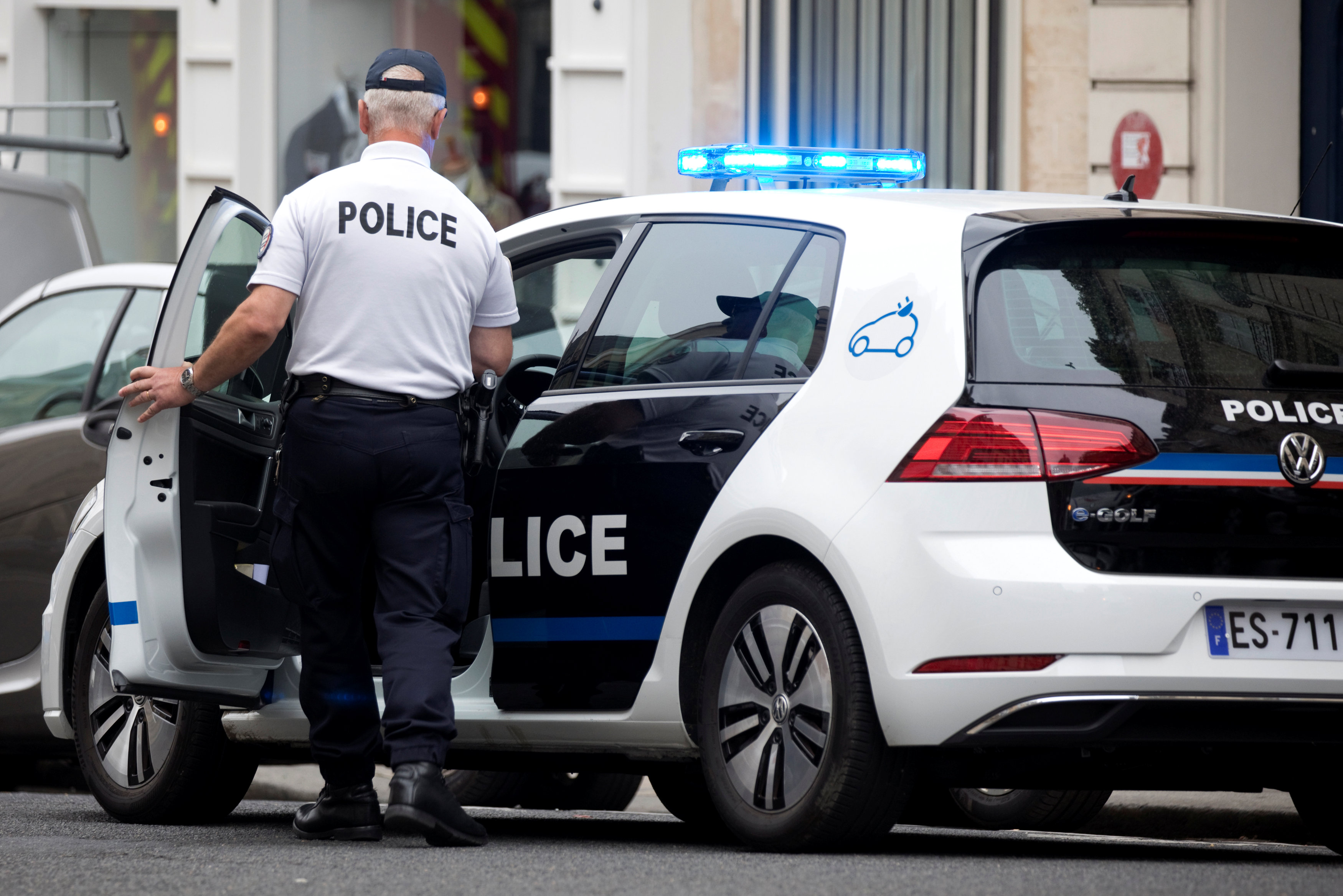 Γαλλία: Οδηγός έριξε το όχημά του σε είσοδο κλαμπ