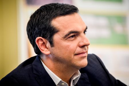 Στο Λονδίνο από Δευτέρα ο Τσίπρας – Συνάντηση με Μέι και Κόρμπιν