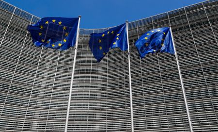 Κομισιόν: Αναψε το πράσινο φως για την επιτυχή ολοκλήρωση της τέταρτης αξιολόγησης – Αναμένεται απόφαση ελάφρυνσης του χρέους την Πέμπτη στο Eurogroup