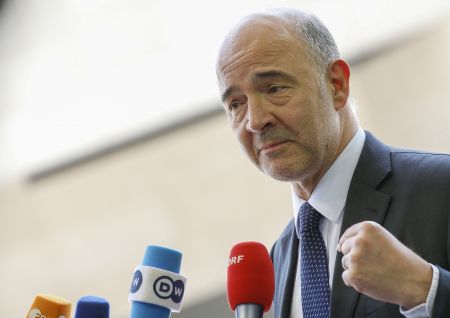 Μοσκοβισί για Τσίπρα: Ανταλλάσσουμε SMS κάθε εβδομάδα