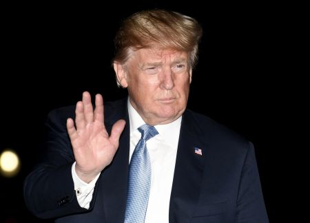 Ανεβάζει τους τόνους στο μεταναστευτικό ο Τραμπ