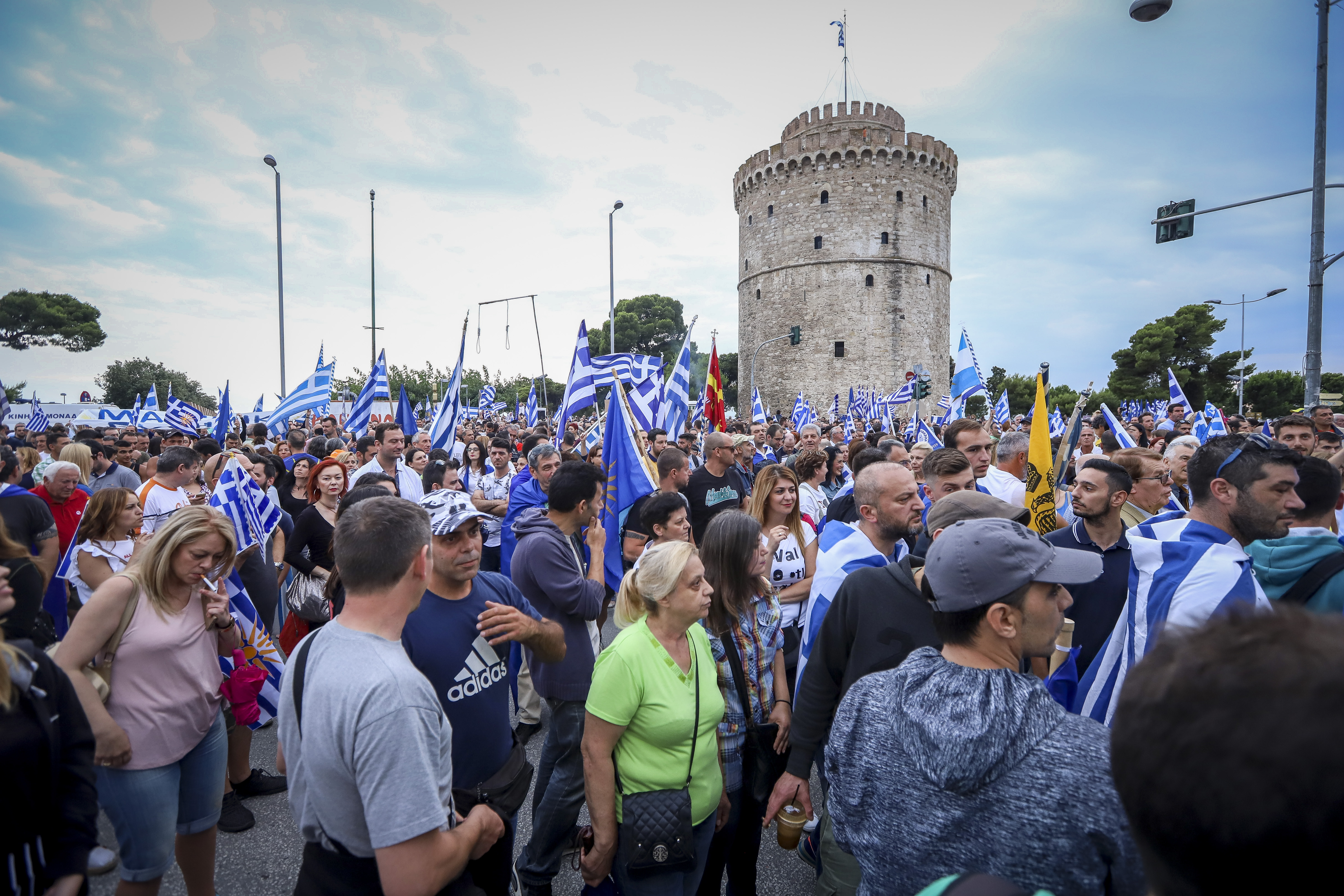 Ενταση στο συλλαλητήριο για τη Μακεδονία στον Λευκό Πύργο