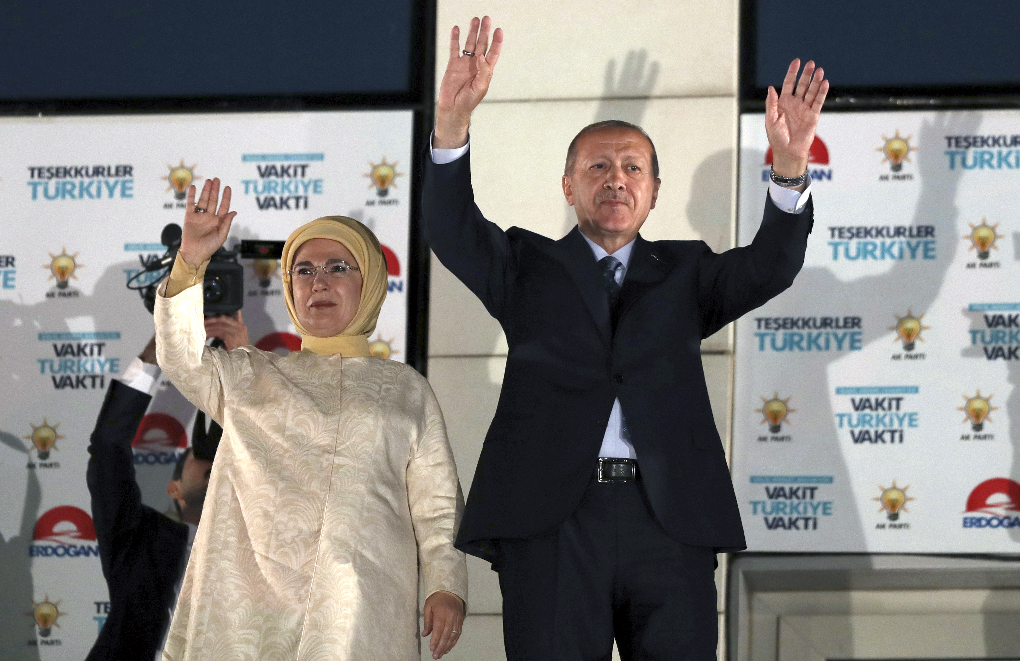 Τουρκία: Πρόεδρος και πάλι ο Ερντογάν από τον πρώτο γύρο με 52,5%
