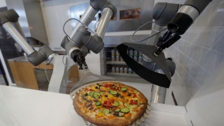 Ερχονται οι ρομποτικές… πίτσες