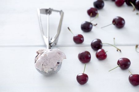 Με φρέσκα κεράσια